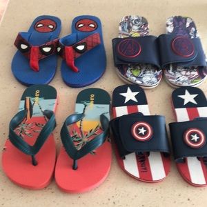 Boys size 11/12 flip flops